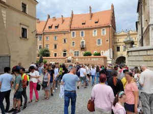 Wawel w sezonie, kolejki do kas